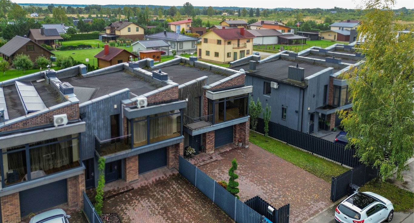 Namas, Savanorių g., Vyčių k.
