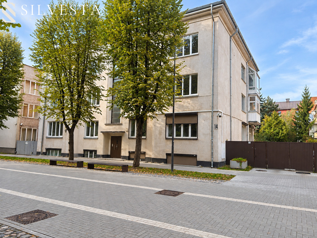 PARDUODAMAS IŠSKIRTINIS 4 KAMBARIŲ BUTAS GRIUNVALDO G. PAČIOJE MIESTO ŠIRDYJE