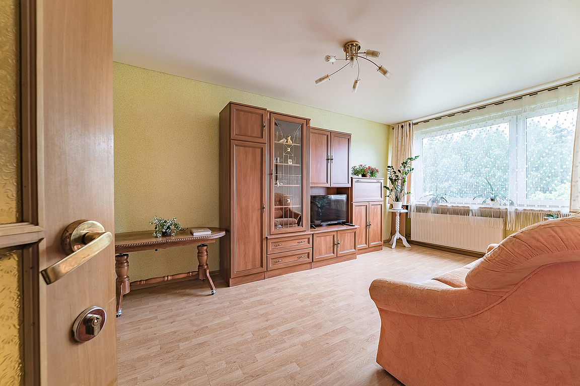 Parduodamas butas Loretos Asanavičiūtės g., Karoliniškėse, Vilnius, 42 kv.m ploto, 2 kambariai