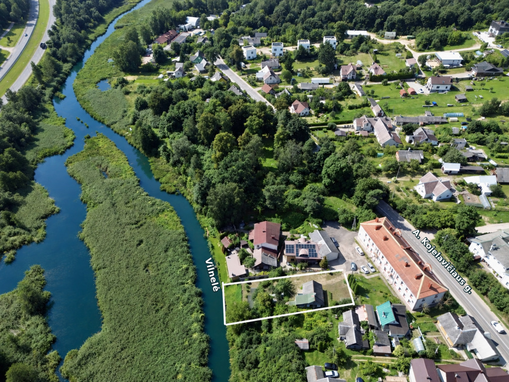 Parduodamas 7,5 a. Namų valdos sklypas su upės krantu Vilniaus m.