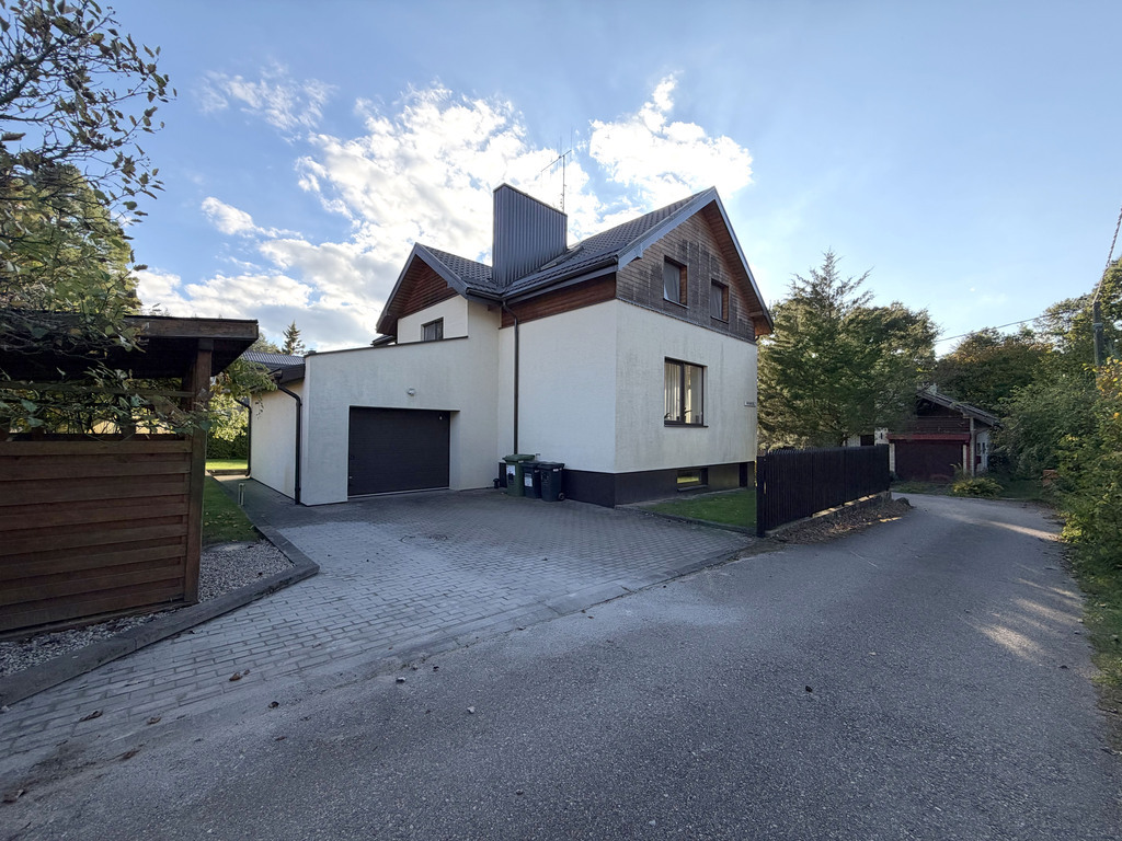 Parduodamas kokybiškas namas išskirtinėje Vilniaus vietoje – Antakalnio seniūnijoje, Vyrių Sodų 1-ojoje g.!