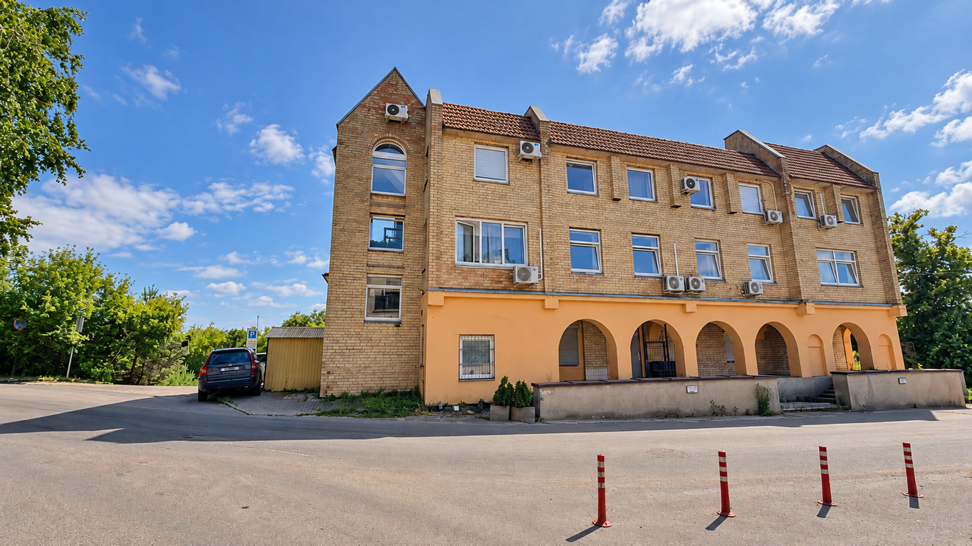 Estate photo